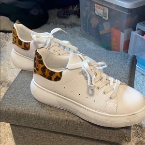 White sneakers (platform)